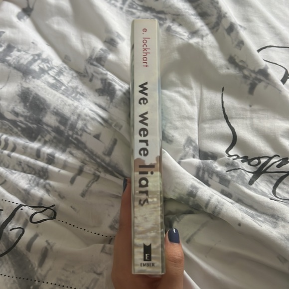 We were liars book - Picture 4 of 4